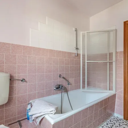 아파트 Gemuetliche In *